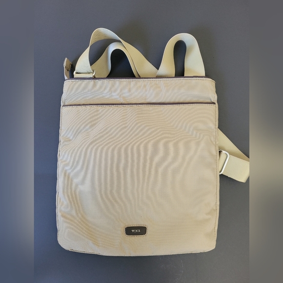 Temi T Tech crossbody - Picture 3 of 16